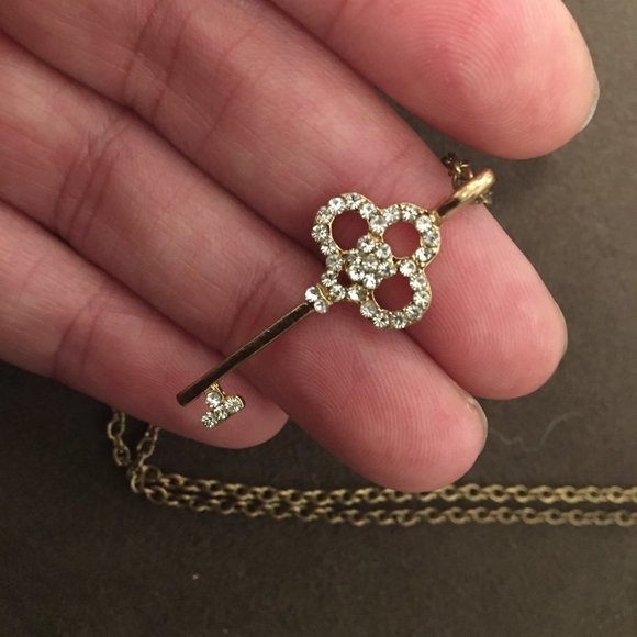 Key Pendant Necklace Vintage Swarovski Crystals - Picture 9 of 9